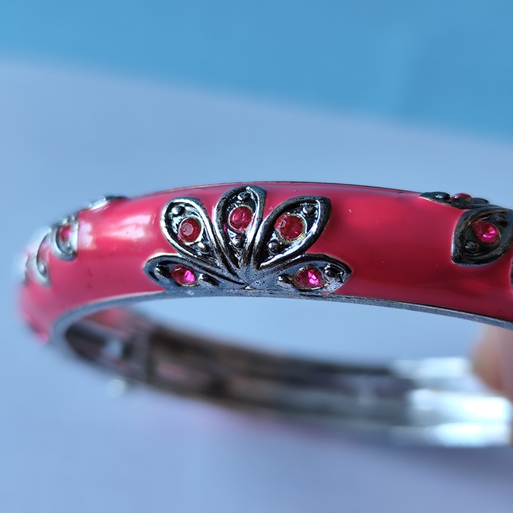 4/$50⭐️Enamel Flower Rhinestone Bangle Hinged Pink